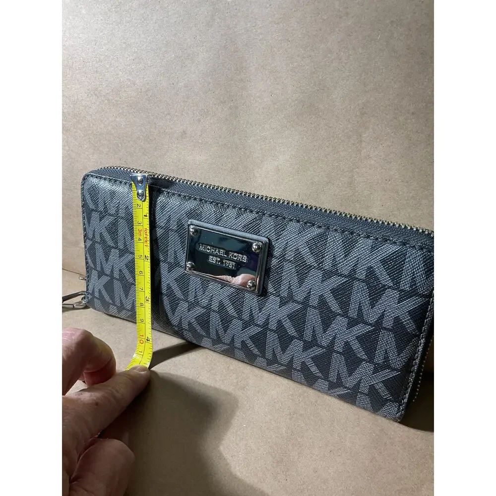 Michael Kors Jet Set Zip Around Accordion Wallet Signature MK Full Size Long